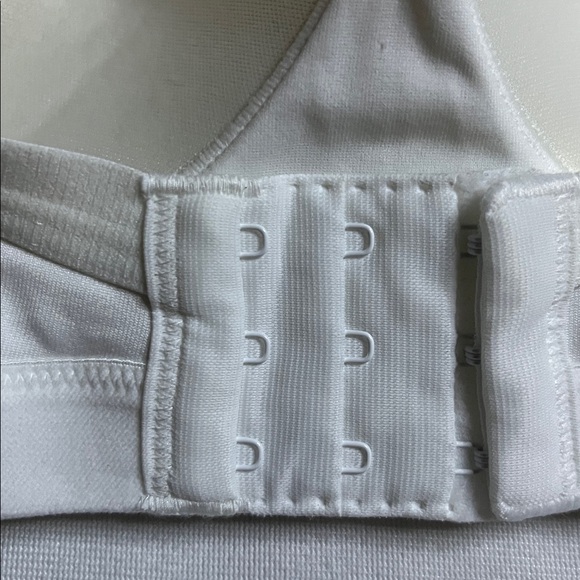 Warner’s White Bra - Picture 5 of 9